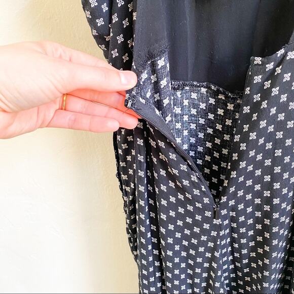 MINKPINK Black White Sleeveless‎ Romper - Picture 9 of 10